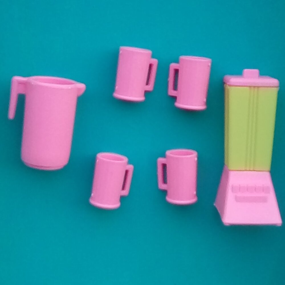 Barbie doll kitchen  accessories pink blender & cups 80s